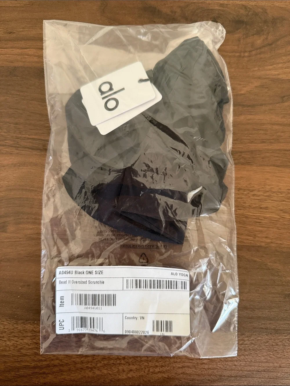 NWT ALO Bead It Oversized Scrunchie, Black